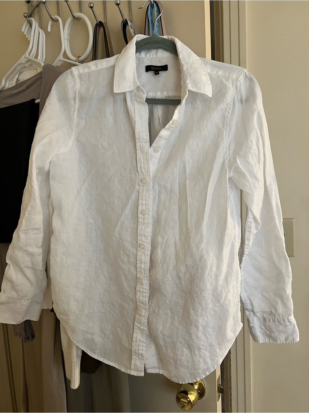Quince Women’s White Linen Button-Up Shirt